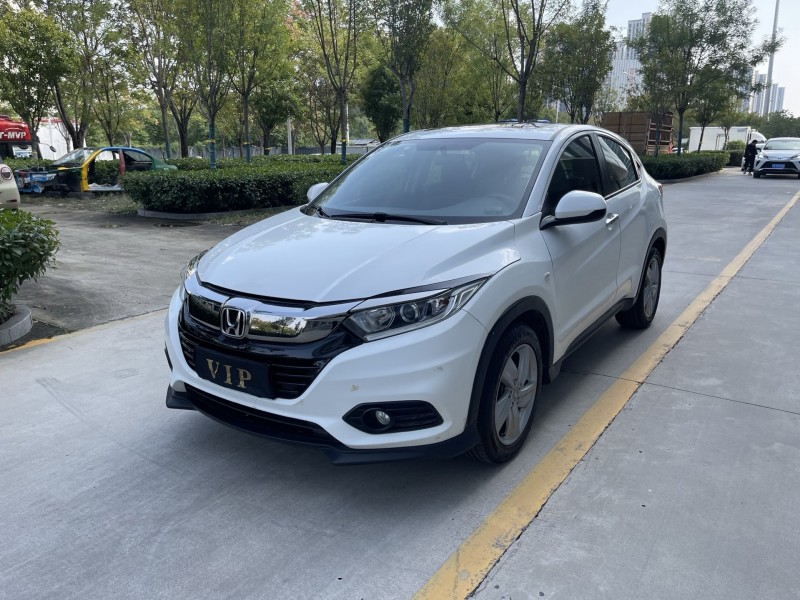 济宁21年本田缤智3