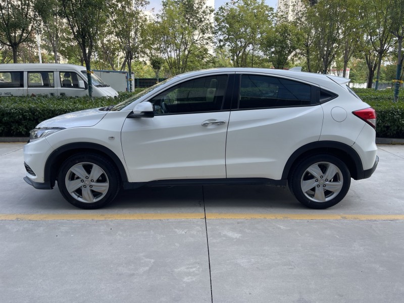 济宁21年本田缤智7