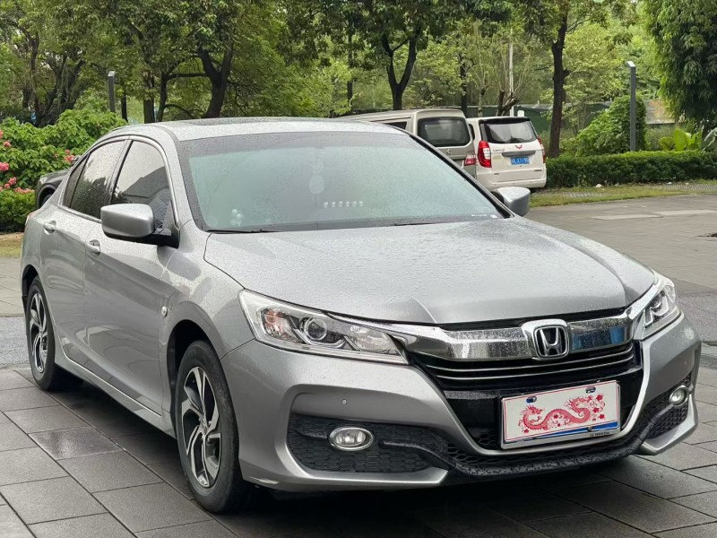 佛山18年本田雅阁2