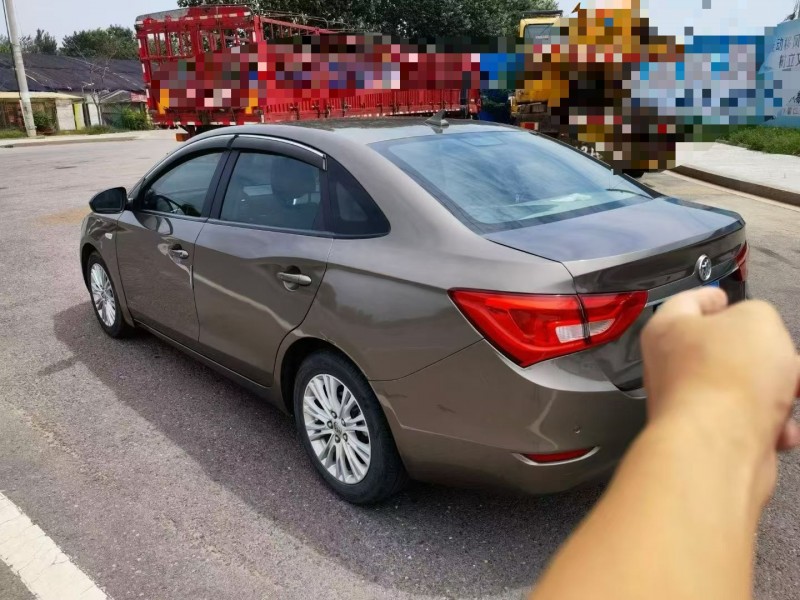 潍坊17年别克英朗7