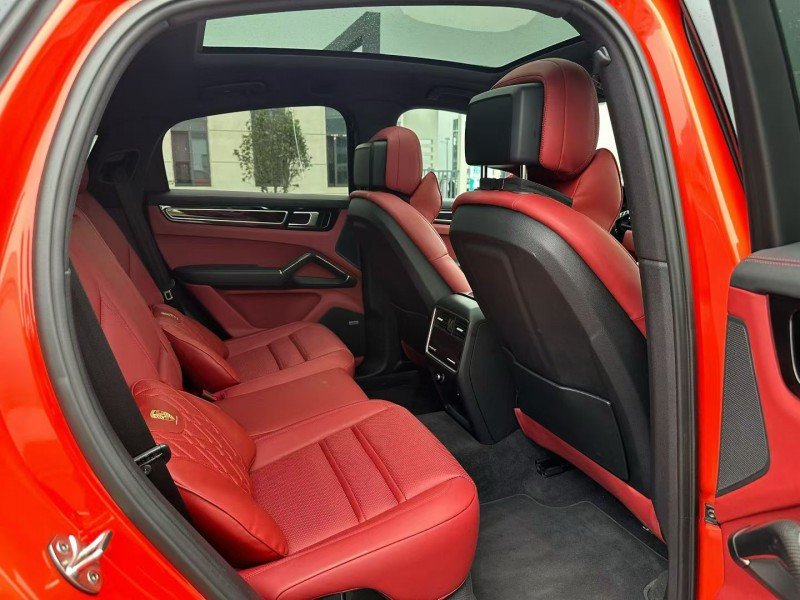 徐州19年保时捷卡宴4