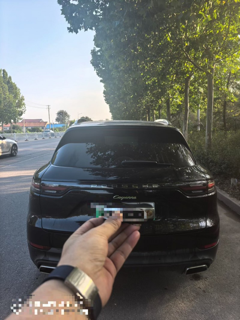 潍坊21年保时捷卡宴9