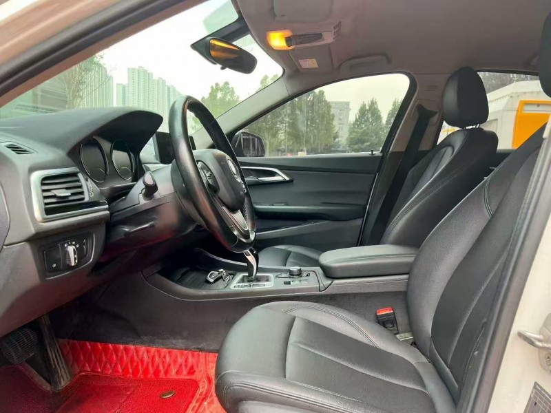 郑州19年宝马1系3