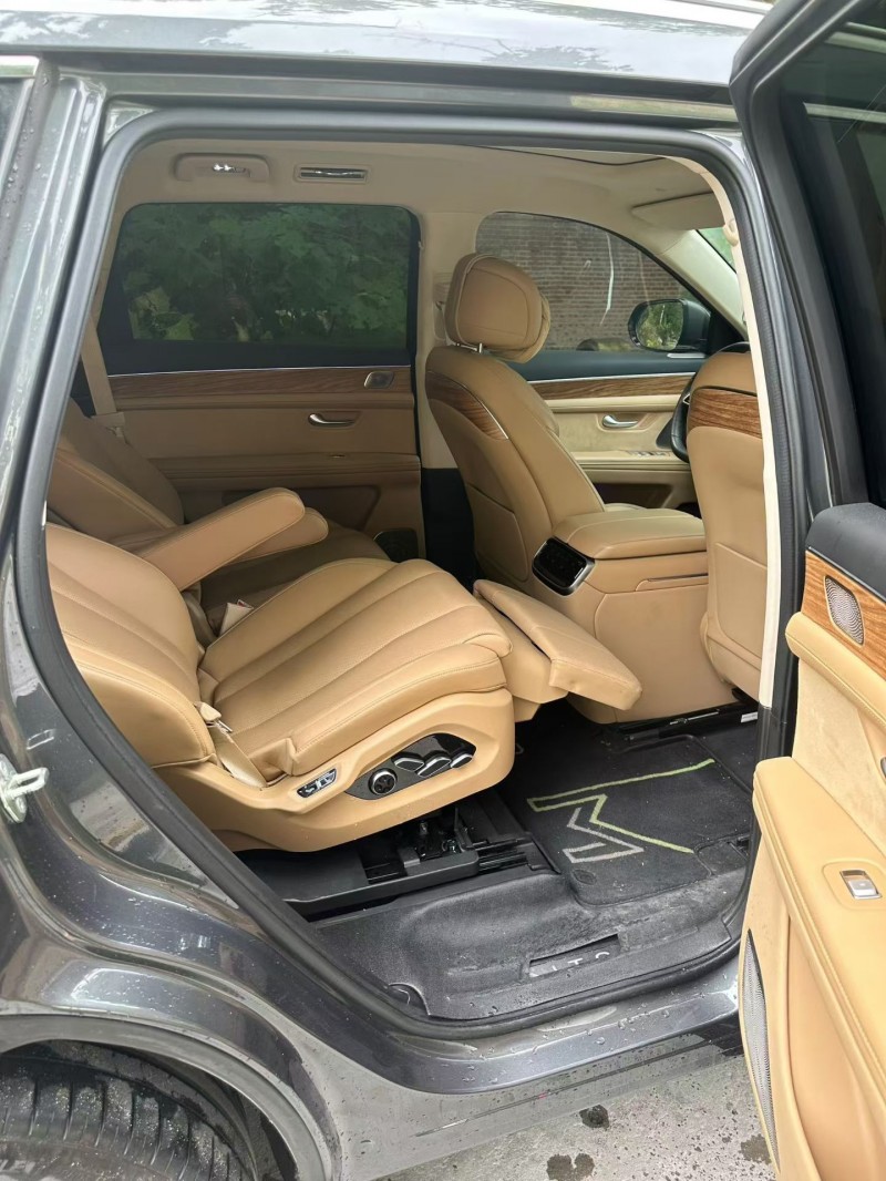 潍坊23年华为智选问界5