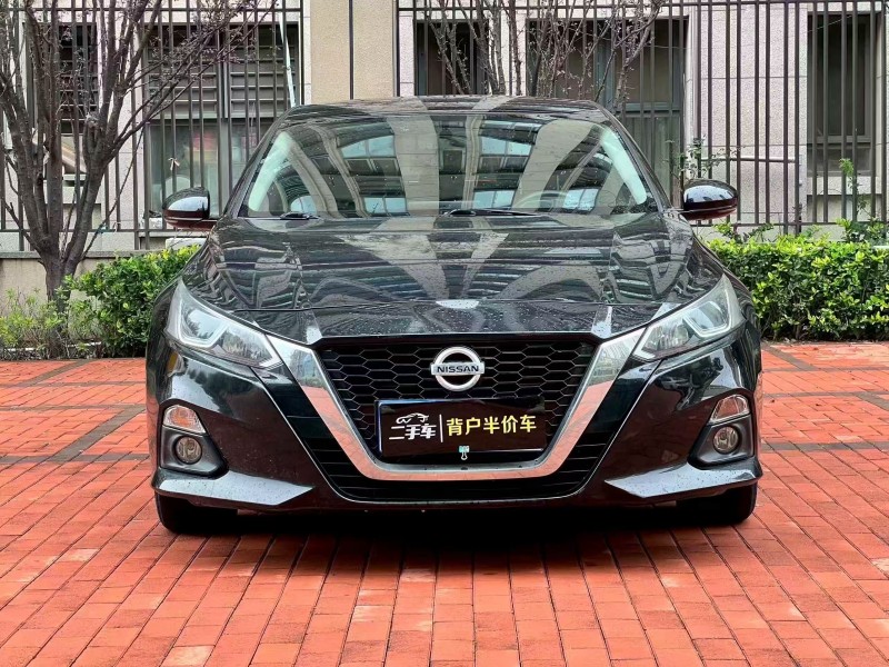 郑州22年日产天籁1