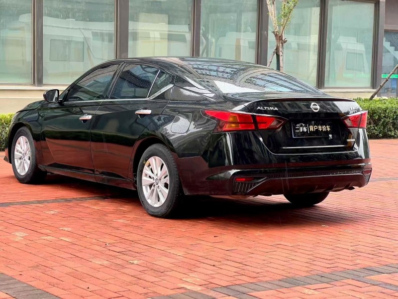 郑州22年日产天籁7