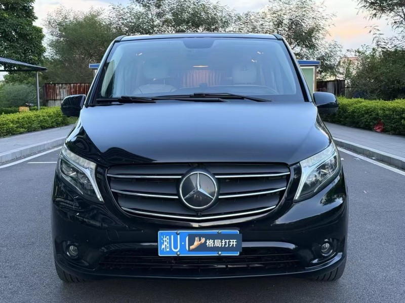 东莞21年奔驰威霆1