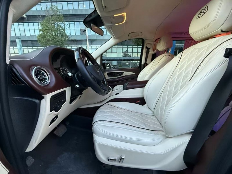 东莞21年奔驰威霆4