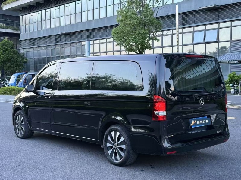 东莞21年奔驰威霆7