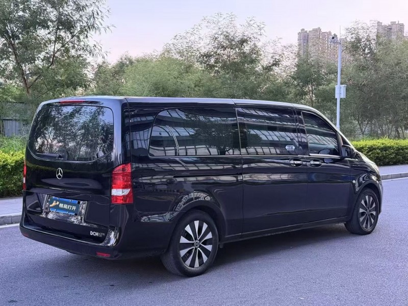 东莞21年奔驰威霆8