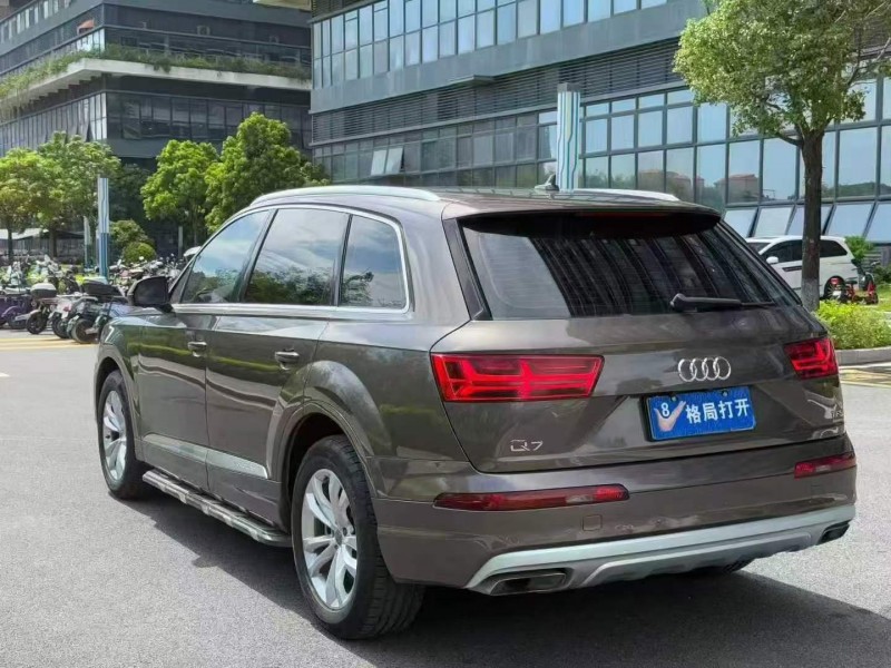 东莞16年奥迪Q77