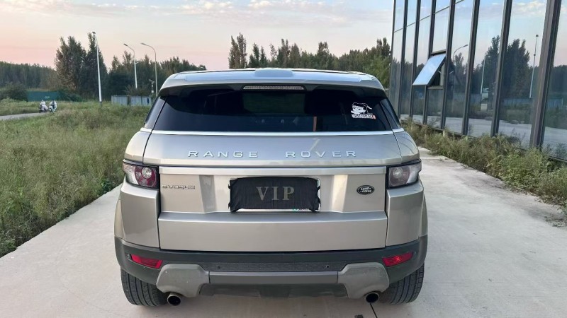 济宁12年路虎极光3