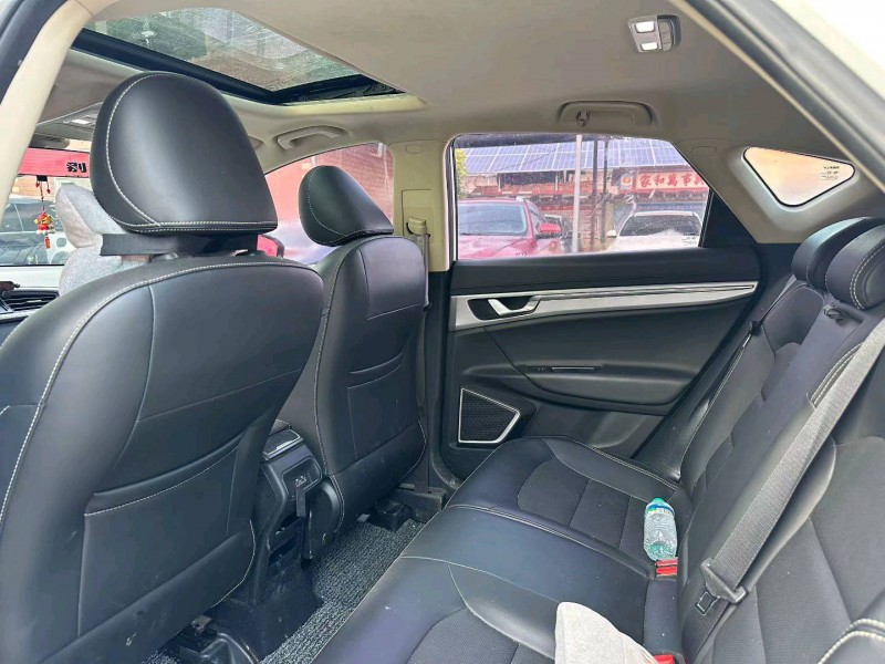 济宁20年吉利帝豪5