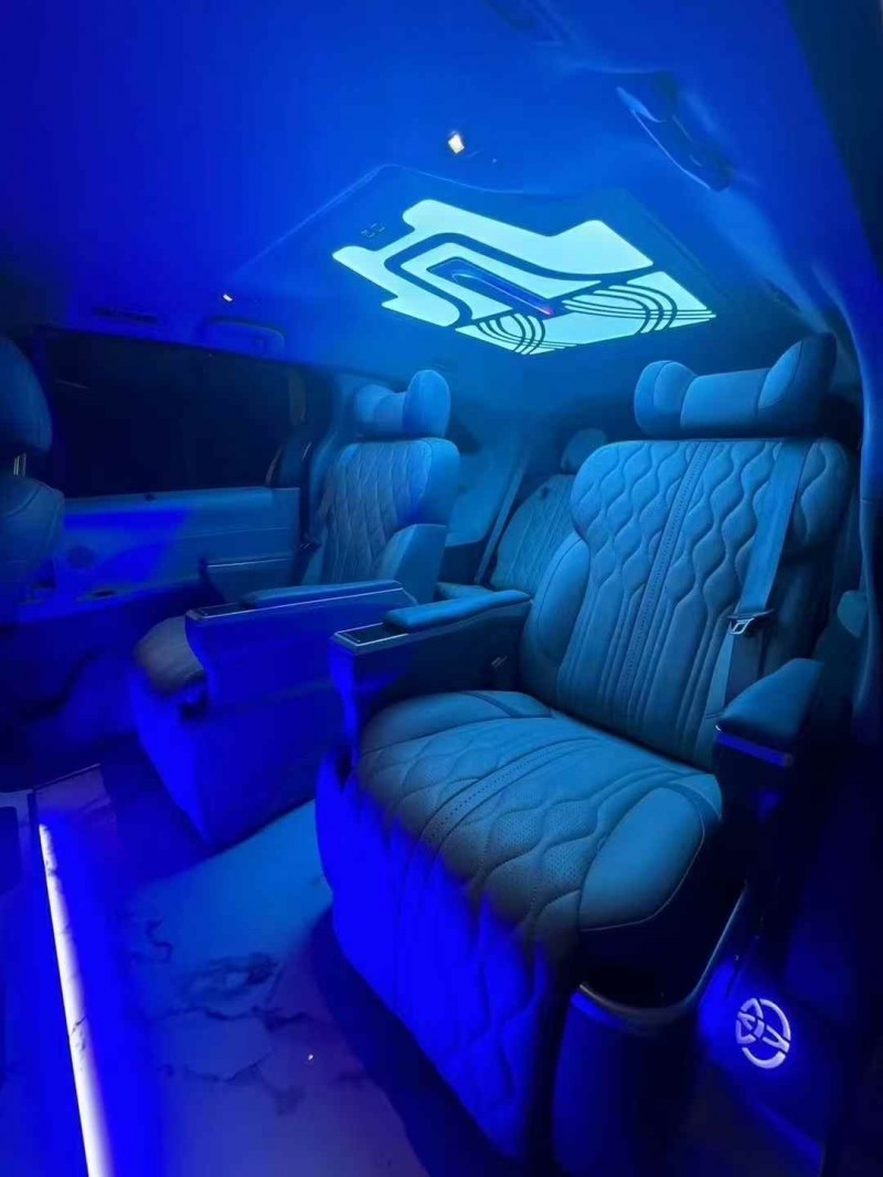 广州25年丰田塞纳4