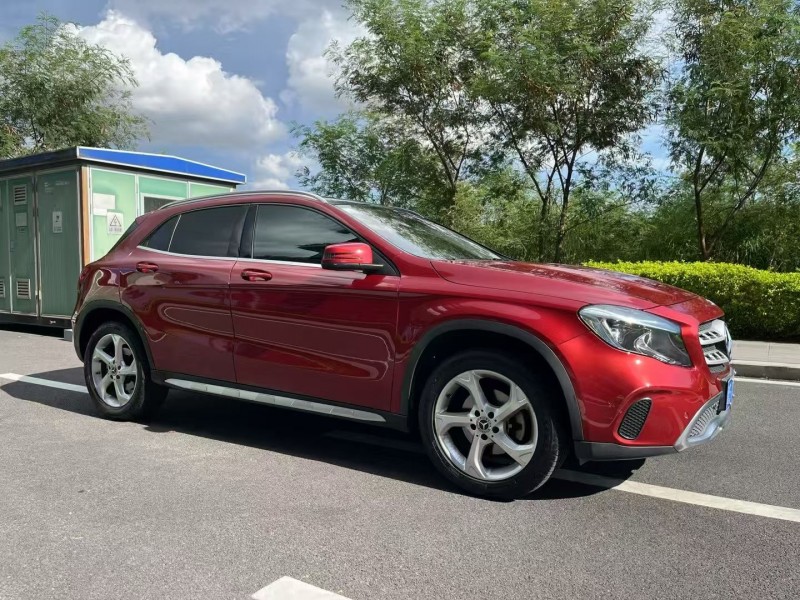 东莞18年奔驰GLA2