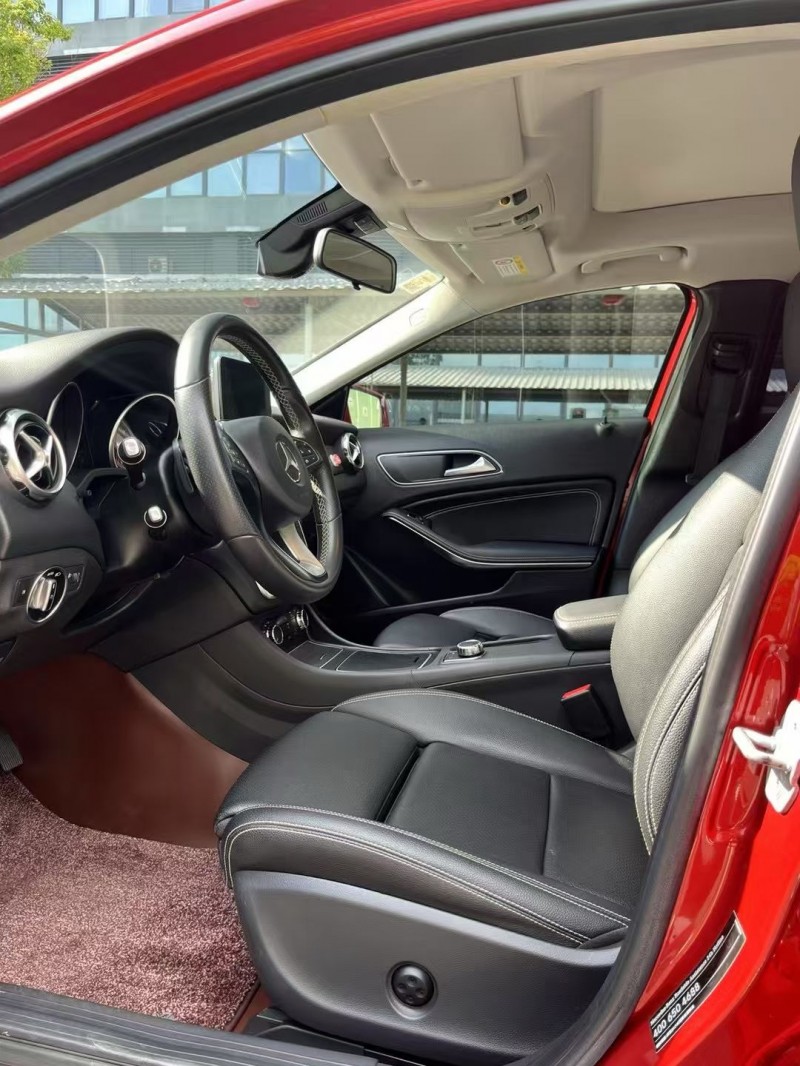东莞18年奔驰GLA5