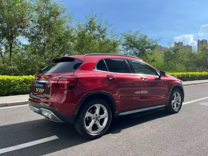 东莞18年奔驰GLA7