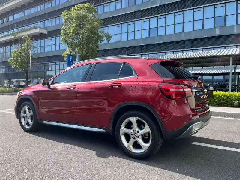 东莞18年奔驰GLA8