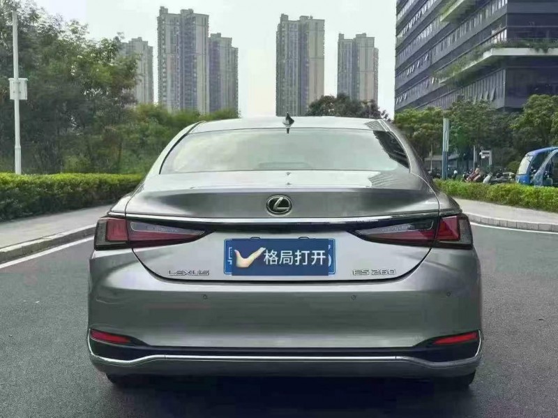东莞23年雷克萨斯ES9