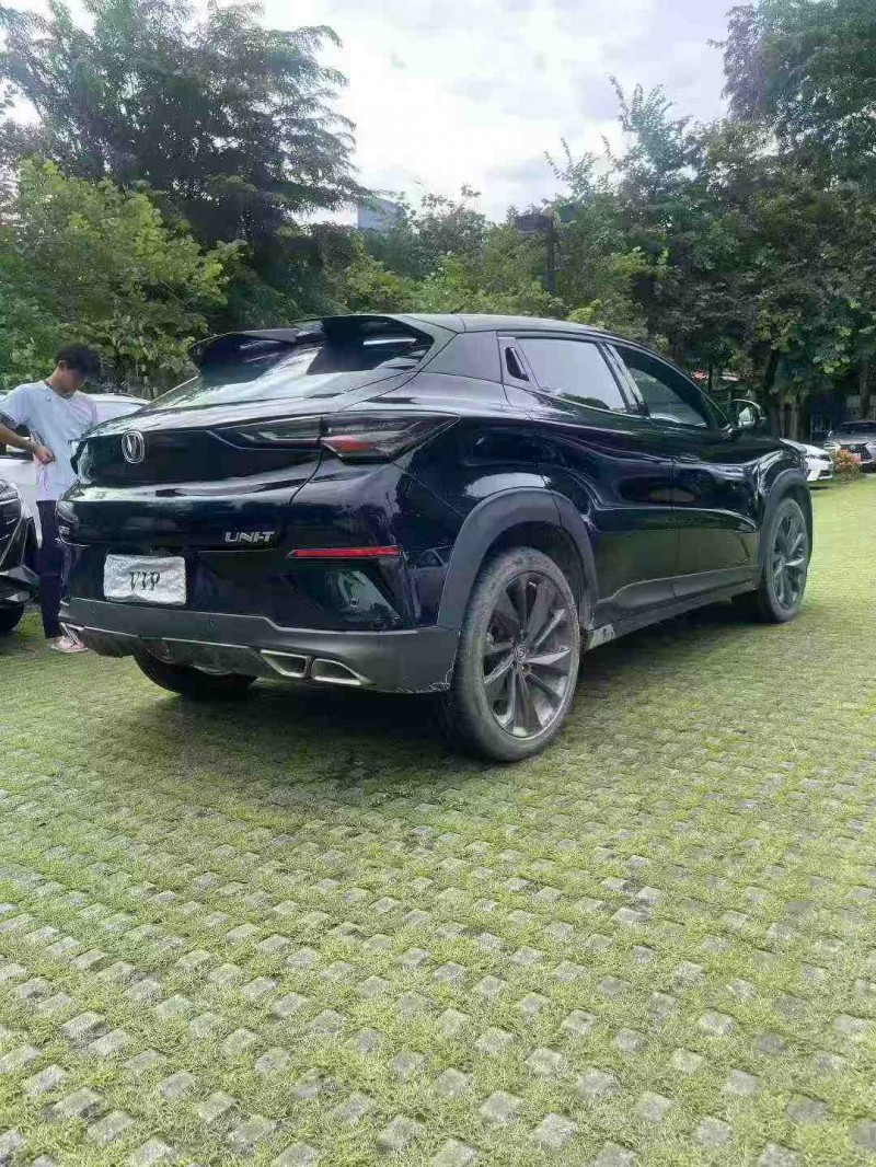 东莞21年长安汽车UNI8