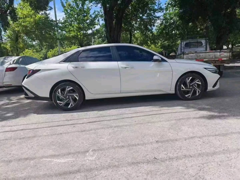 广州25年现代伊兰特4