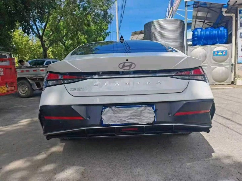 广州25年现代伊兰特8