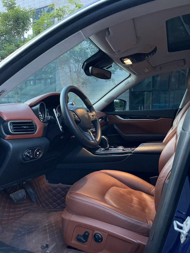 佛山17年玛莎拉蒂Levante4