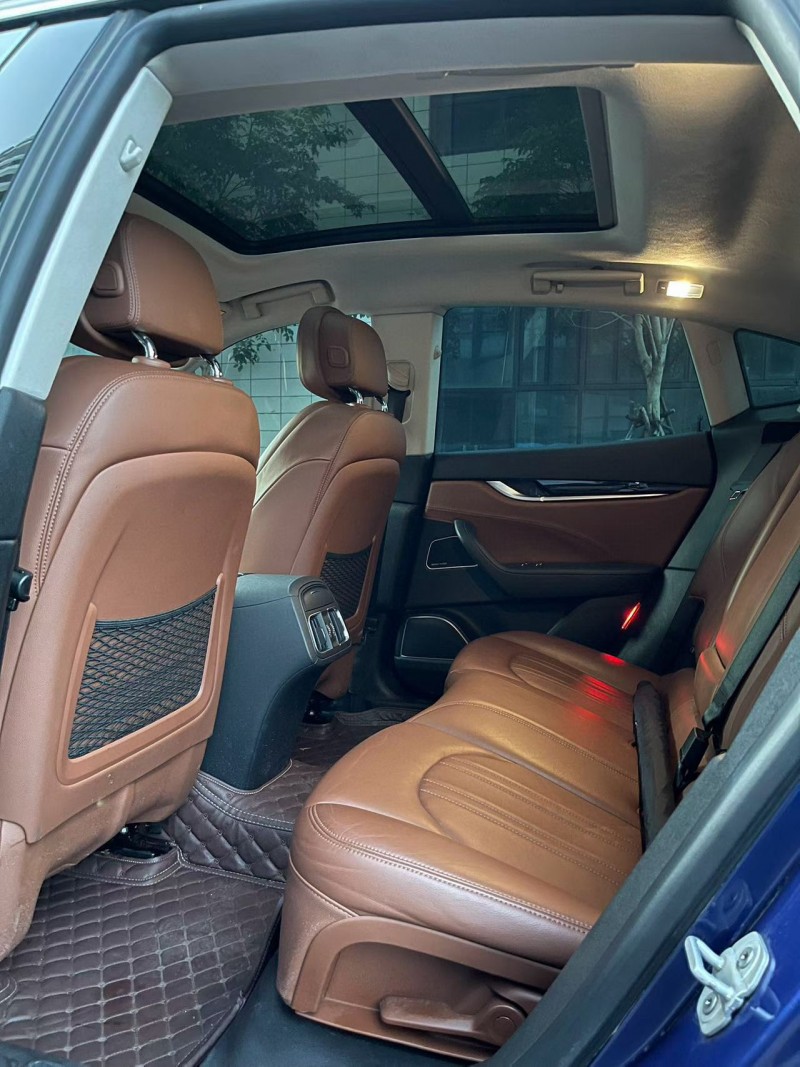 佛山17年玛莎拉蒂Levante5