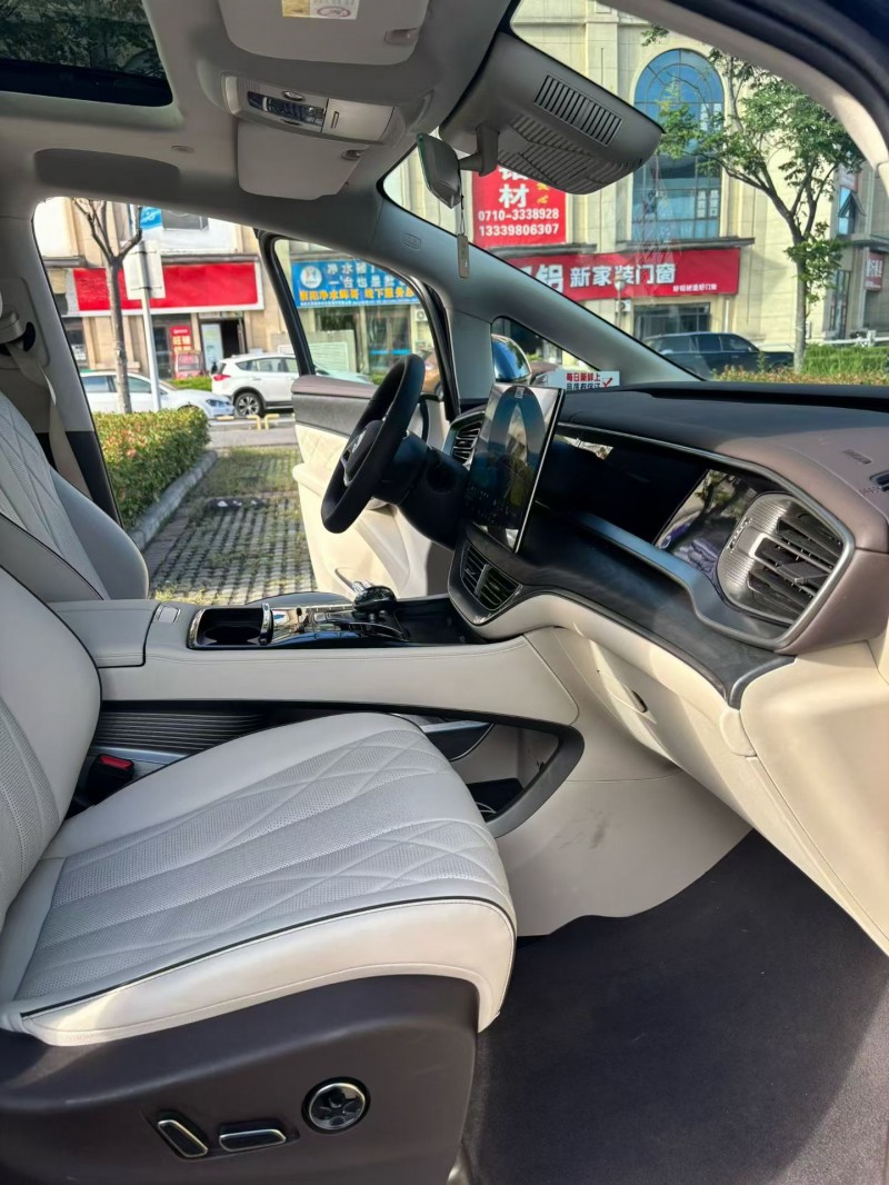 襄阳24年腾势D92