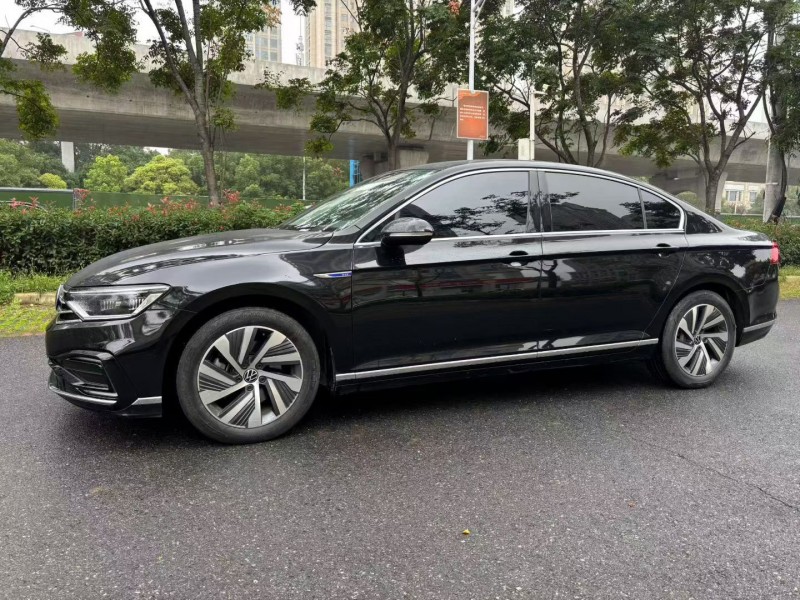 襄阳23年大众迈腾4