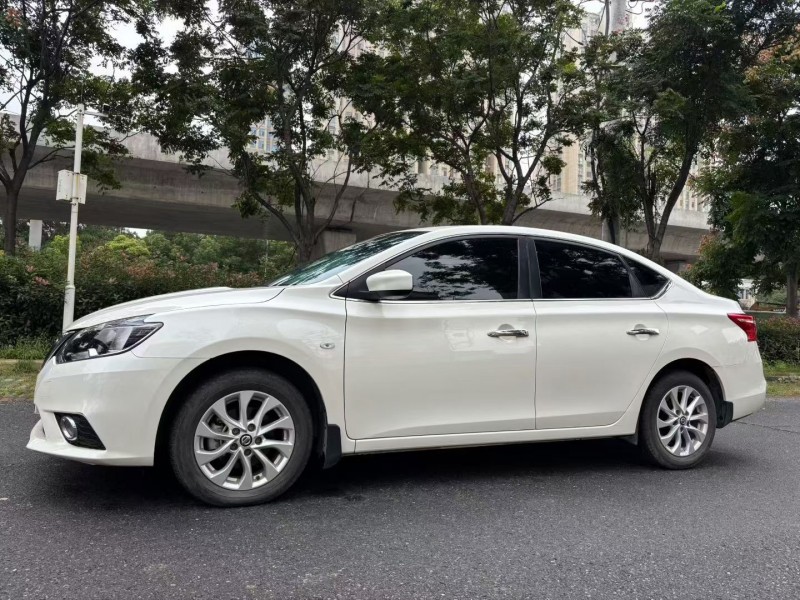 襄阳23年日产轩逸4