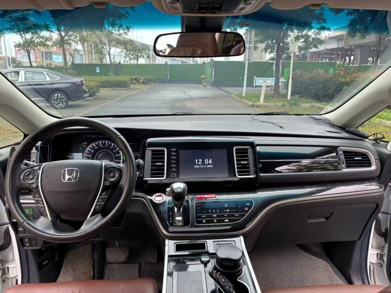 襄阳20年本田艾力绅3