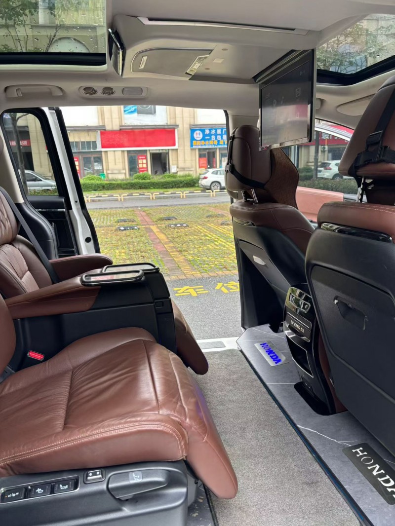 襄阳20年本田艾力绅5