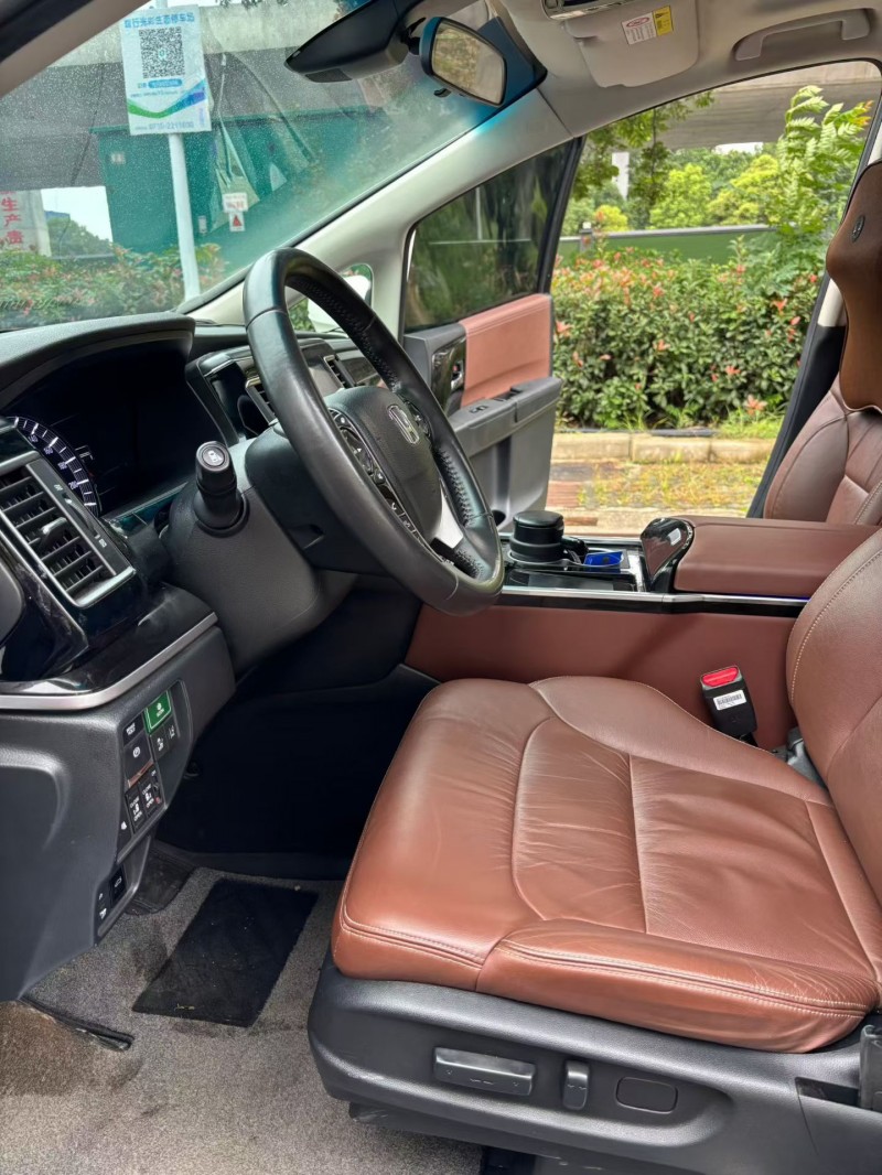 襄阳20年本田艾力绅7