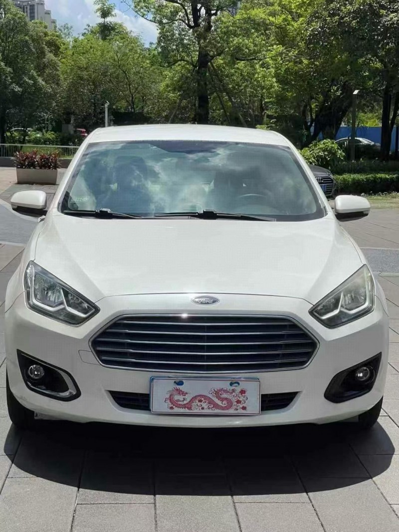 佛山16年福特福睿斯1