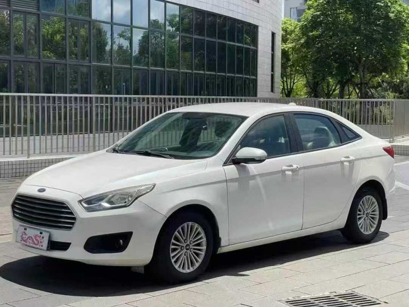 佛山16年福特福睿斯2