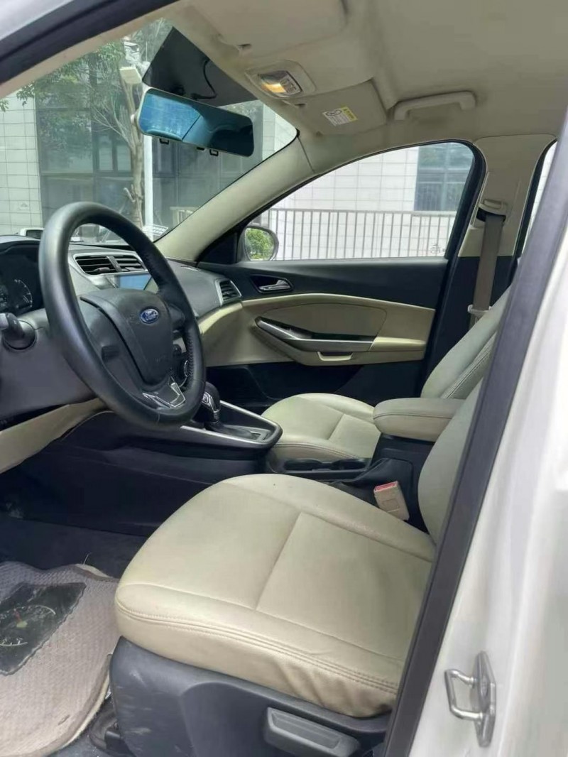 佛山16年福特福睿斯5