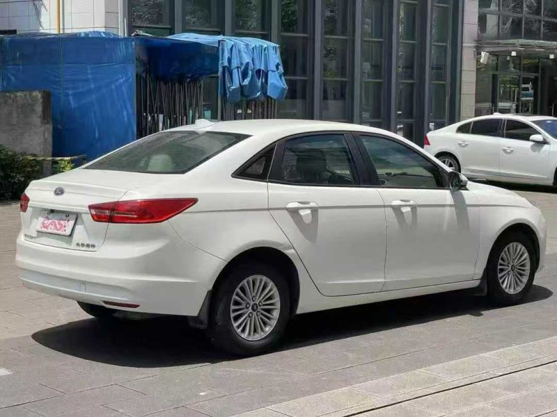 佛山16年福特福睿斯7