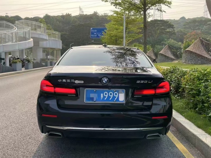 深圳22年宝马5系8