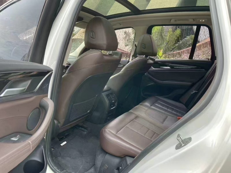 广州19年宝马X35