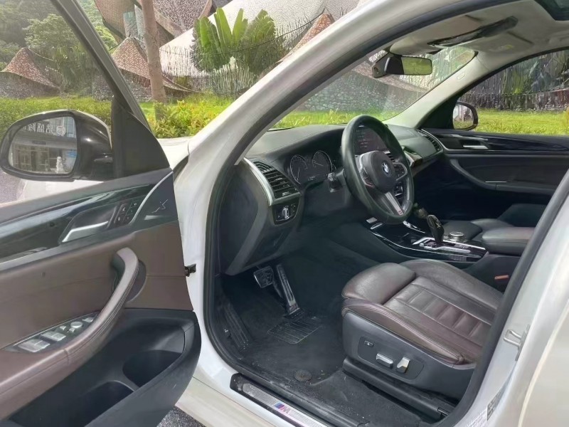 广州19年宝马X36