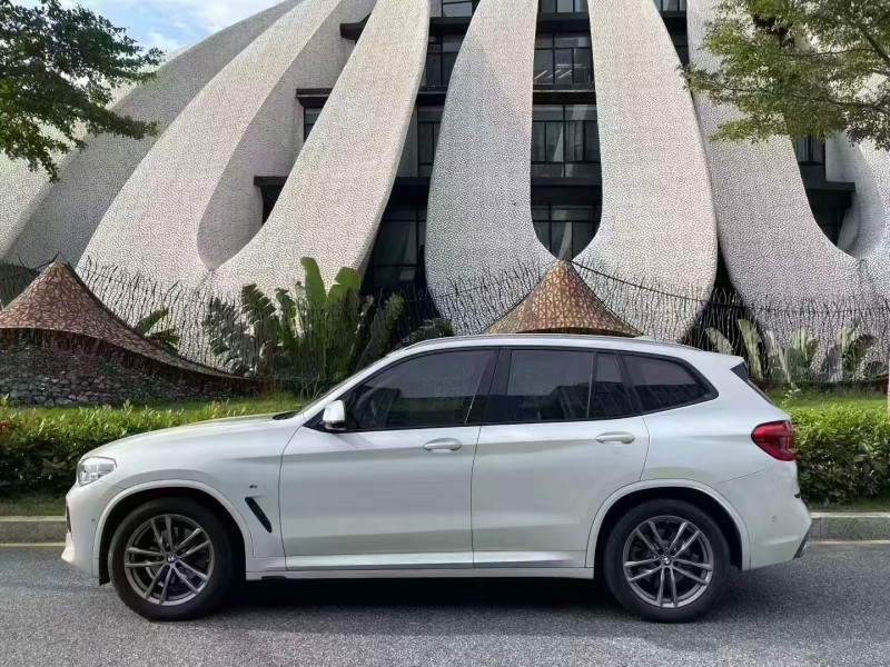 广州19年宝马X38