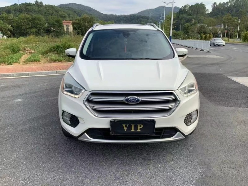 云浮17年福特翼虎1