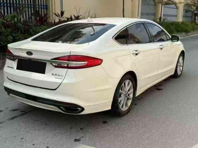 南平17年福特蒙迪欧8