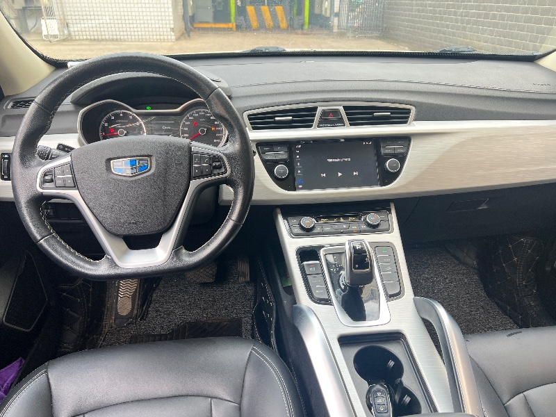 娄底20年吉利博越4