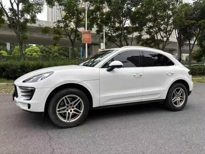 襄阳18年保时捷Macan2