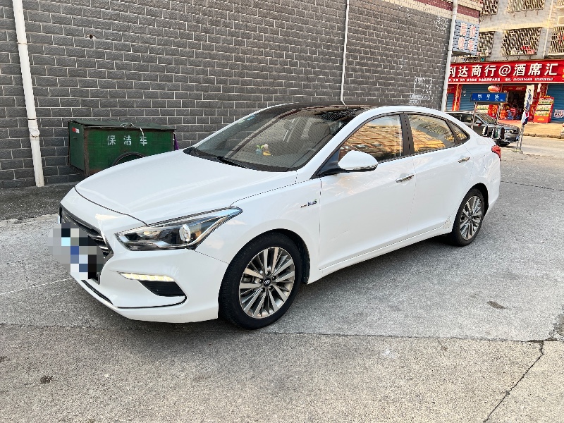 娄底17年现代名图3