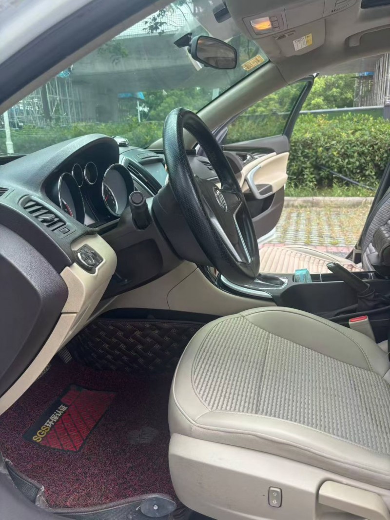 襄阳15年别克君威3