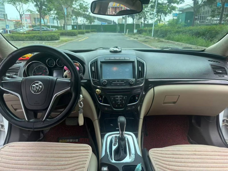 襄阳15年别克君威5