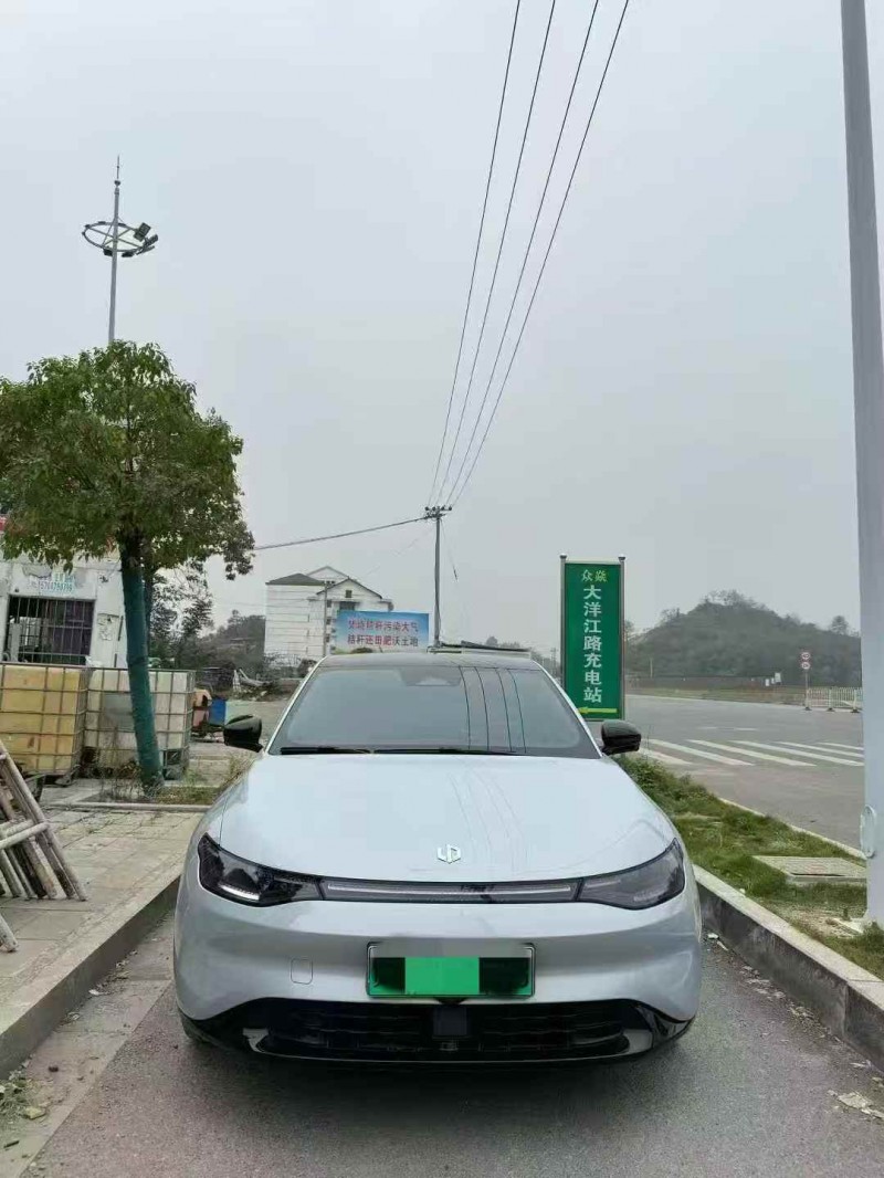 常德23年零跑汽车C011